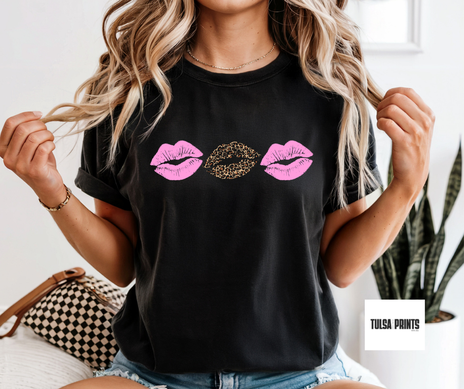 DTF TRIPLE KISS MARKS TRANSFER