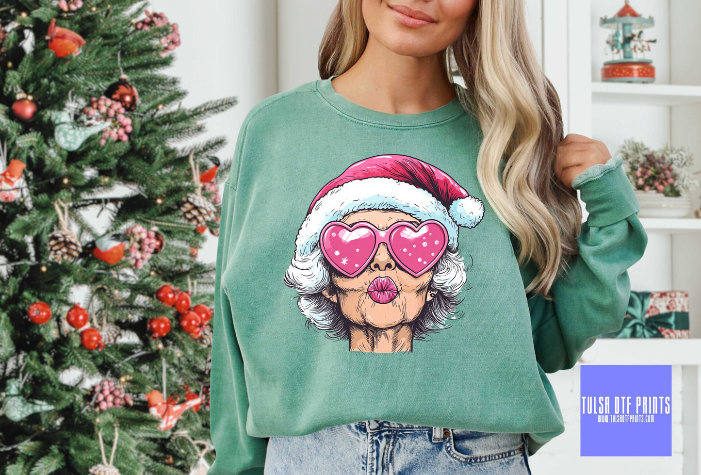 DTF MRS. CLAUS KISSY FACE TRANSFER