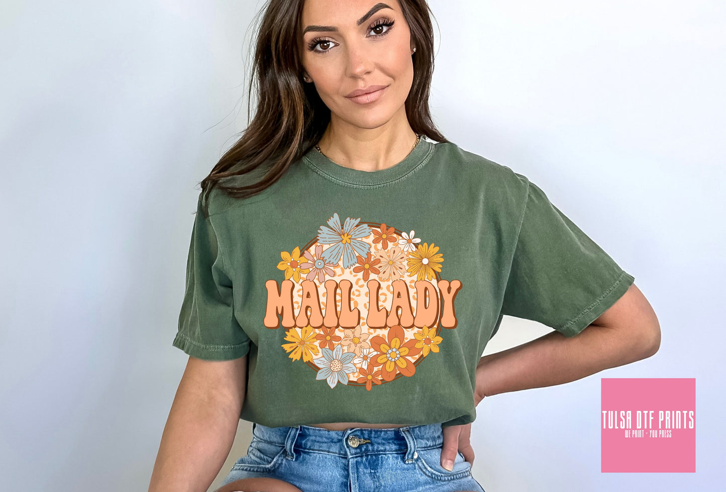 DTF MAIL LADY RETRO GROOVY FLORAL TRANSFER