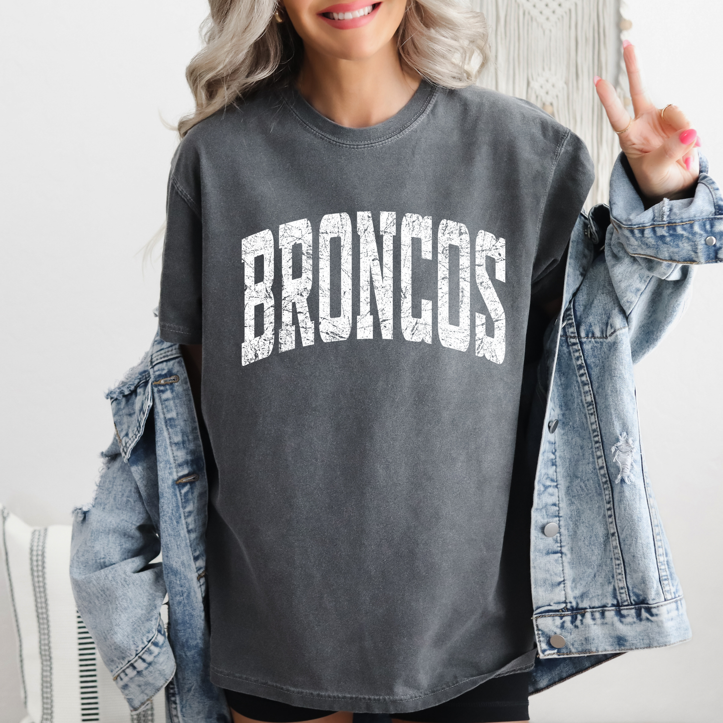 DTF CURVED DISTRESSED BRONCOS PNG