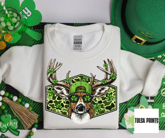 DTF DEER W/ CLOVERS TRANSFER