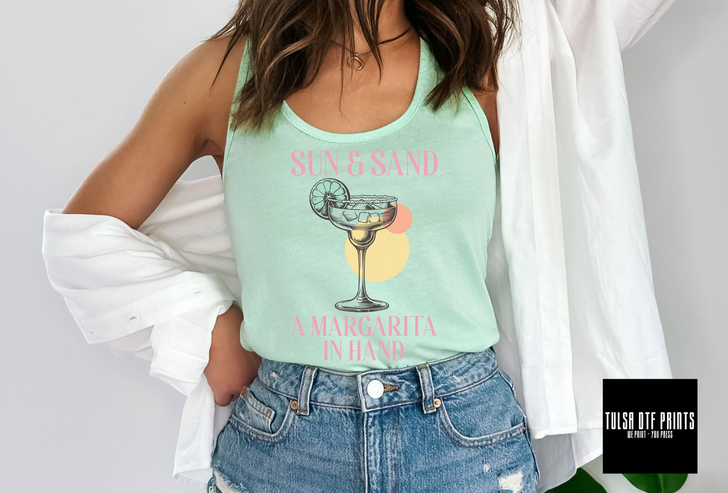 DTF SUN & SAND - A MARGARITA IN HAND VINTAGE TRANSFER