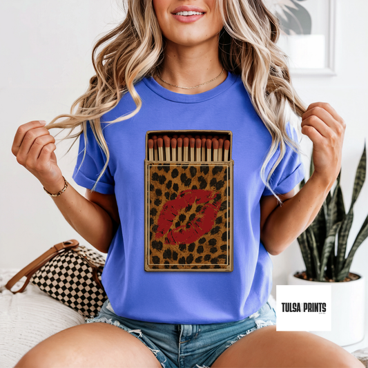 DTF LEO RED LIPS MATCHBOX TRANSFER