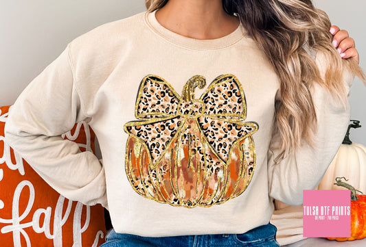 DTF PUMPKIN W/ LEO BOW & FAUX GLITTER OUTLINE TRANSFER