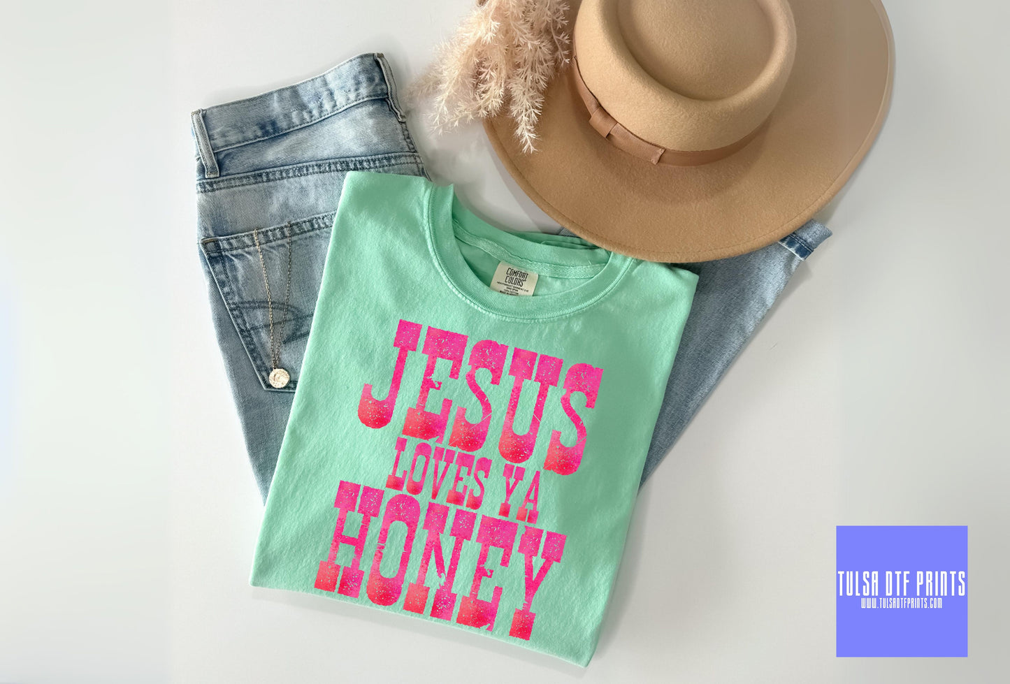 DTF JESUS LOVES YA HONEY PINK TRANSFER